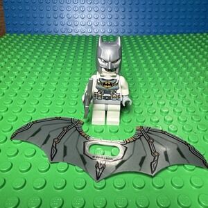 Lego Space Batman 3 Minifigure DC Super Heroes Justice League! Missing Wings
